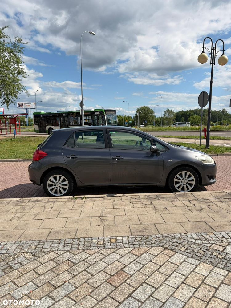 Toyota Auris 1.4 D-4D Luna - 4
