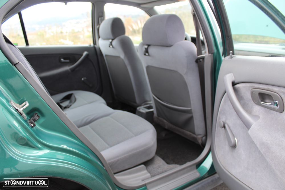 Honda Civic 1.4i - 17