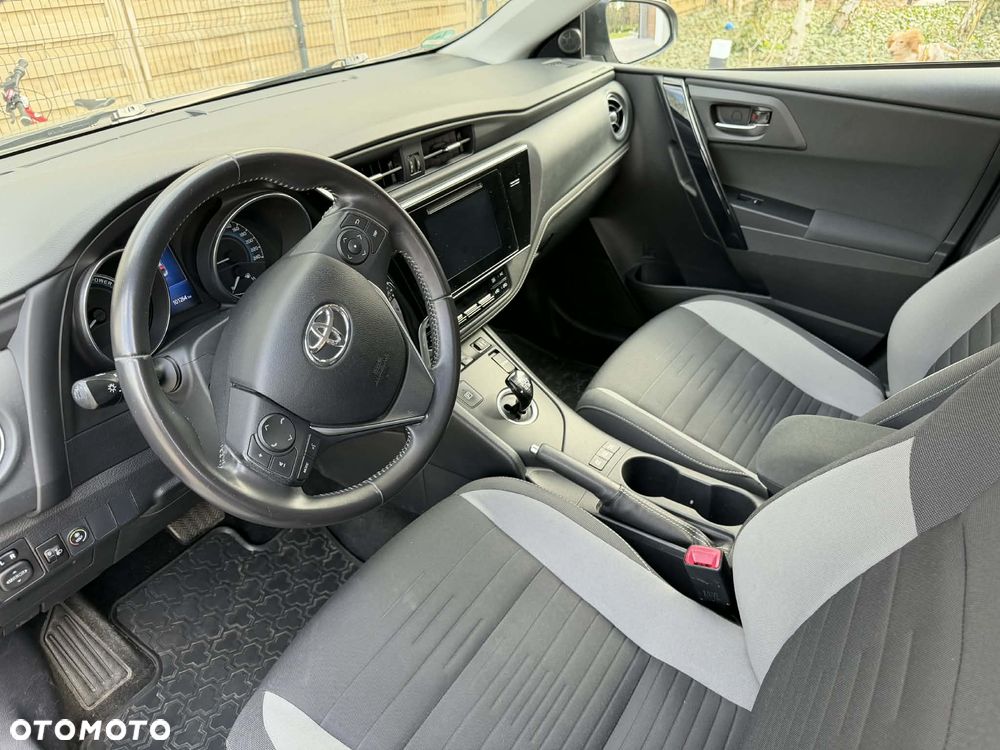 Toyota Auris - 10