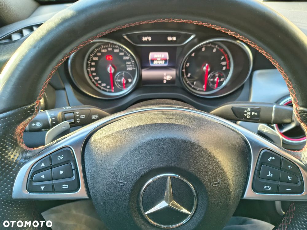Mercedes-Benz CLA 180 7G-DCT AMG Line - 11