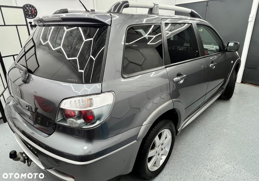 Mitsubishi Outlander - 8