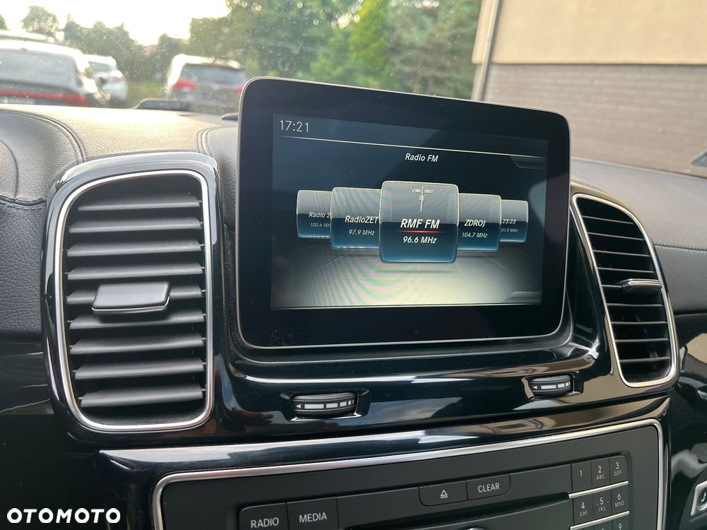 Mercedes-Benz GLE - 23