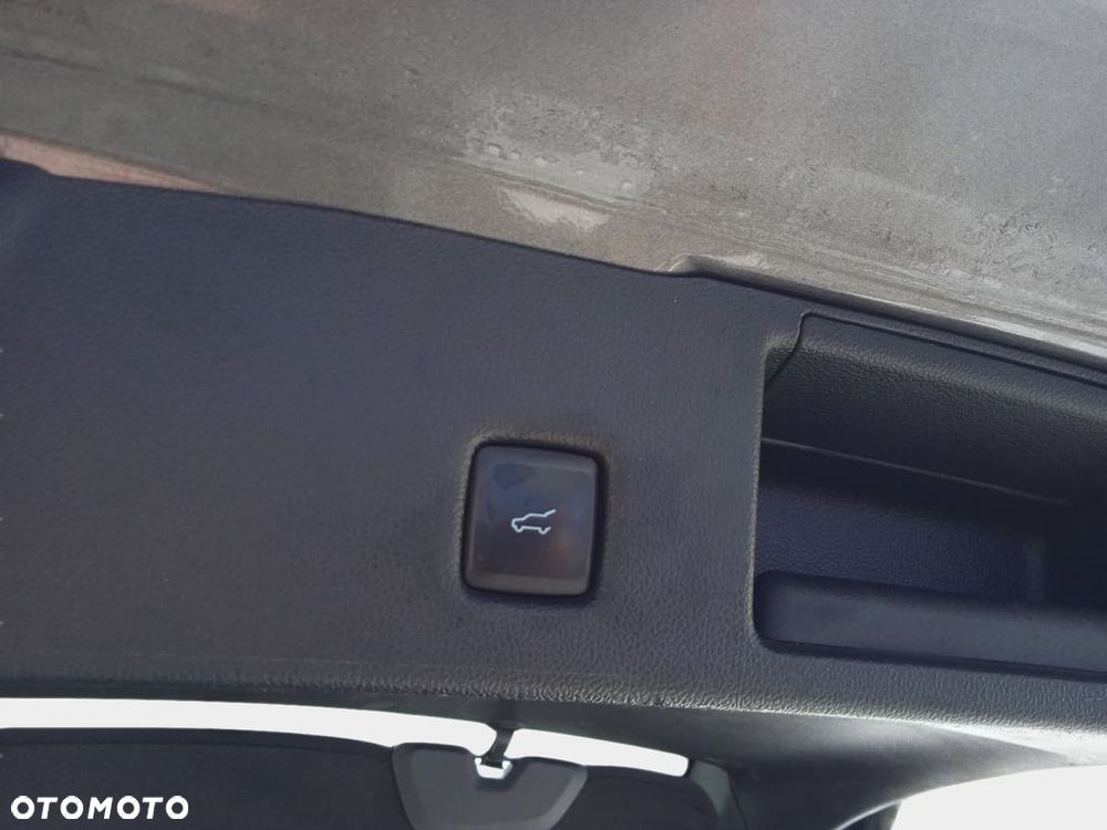 Ford Kuga - 36