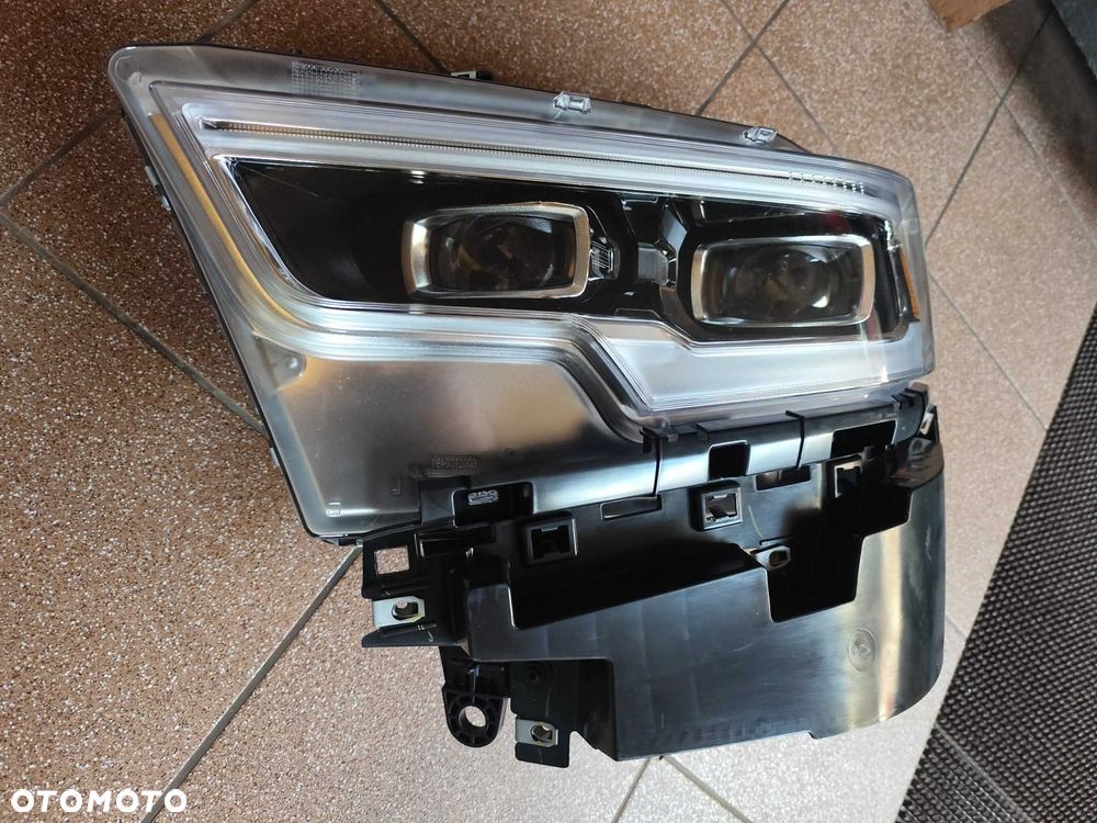 Dodge RAM reflektor lewy nowy 2019-24 - 4