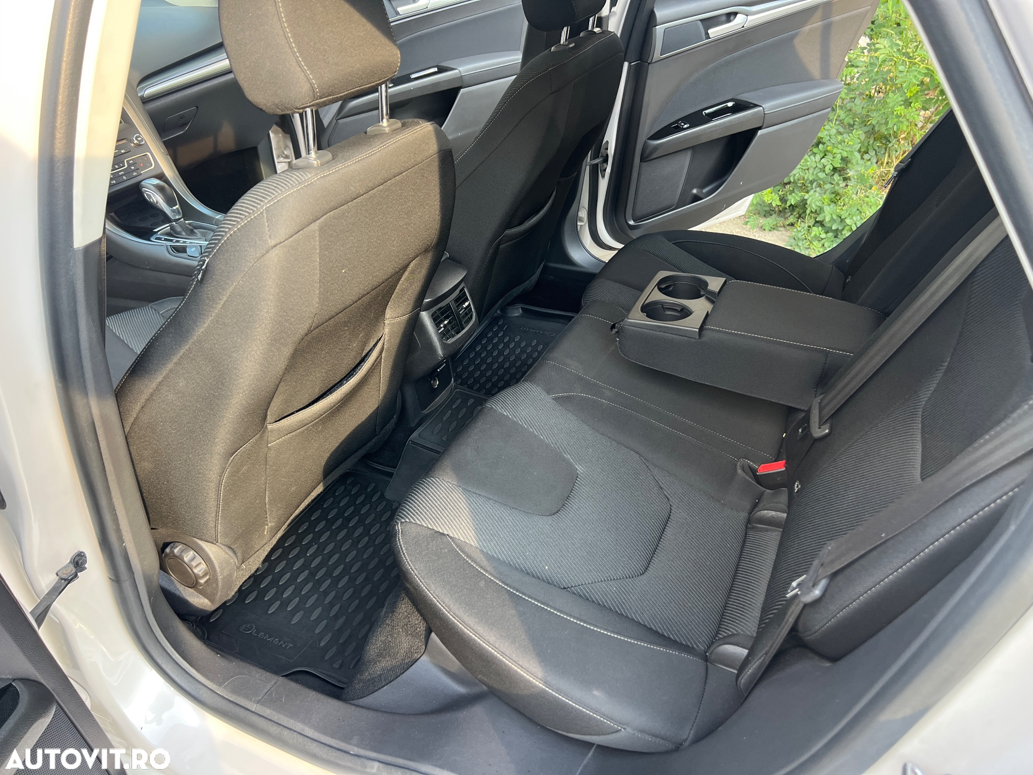 Ford Mondeo 2.0 Hybrid - 31