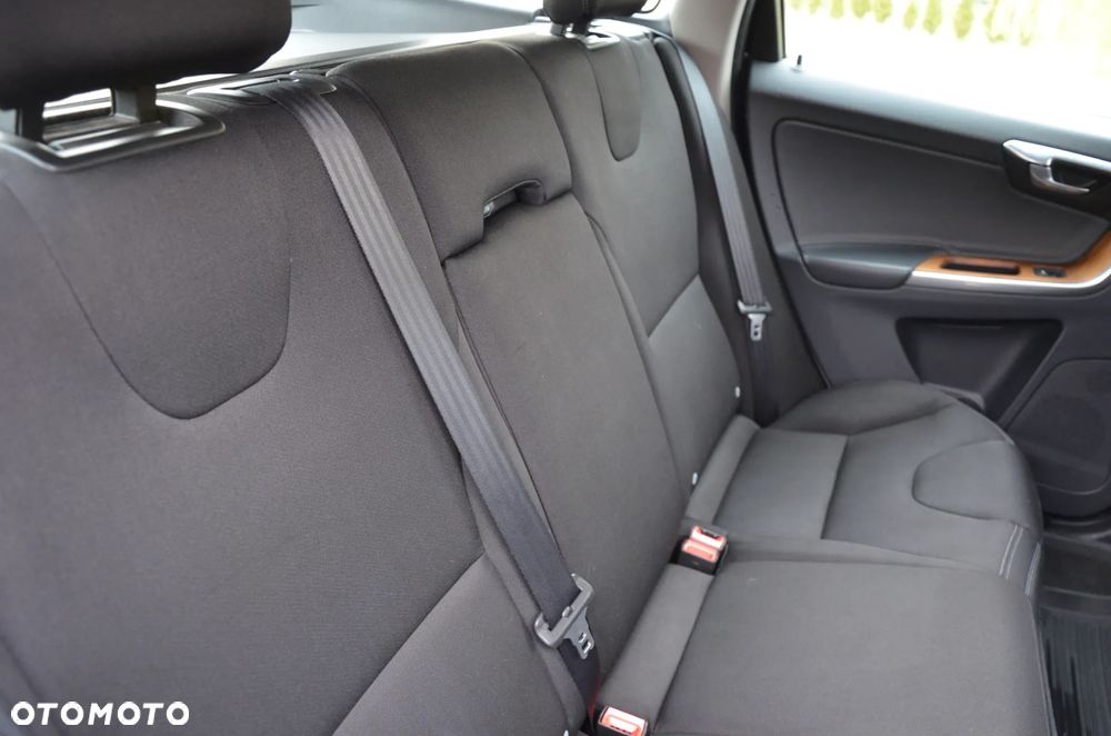 Volvo XC 60 D3 Geartronic Kinetic - 26