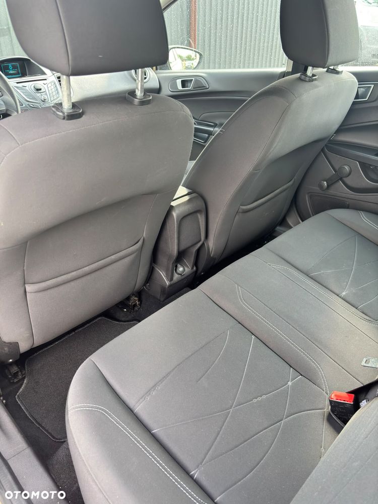Ford Fiesta 1.25 Ghia - 19