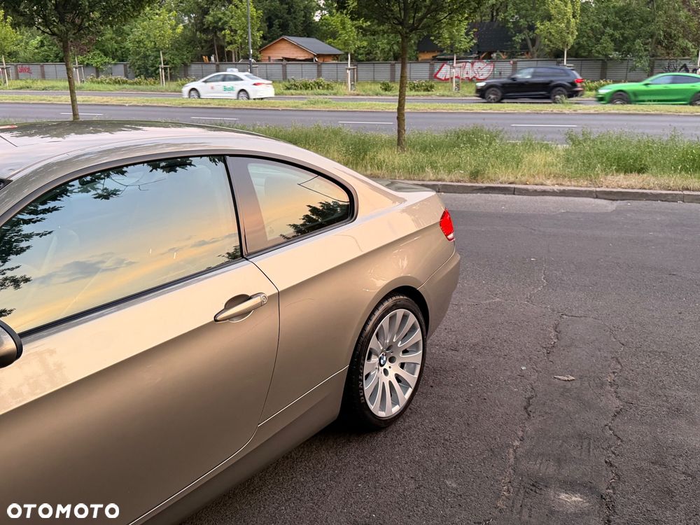BMW Seria 3 320i - 8