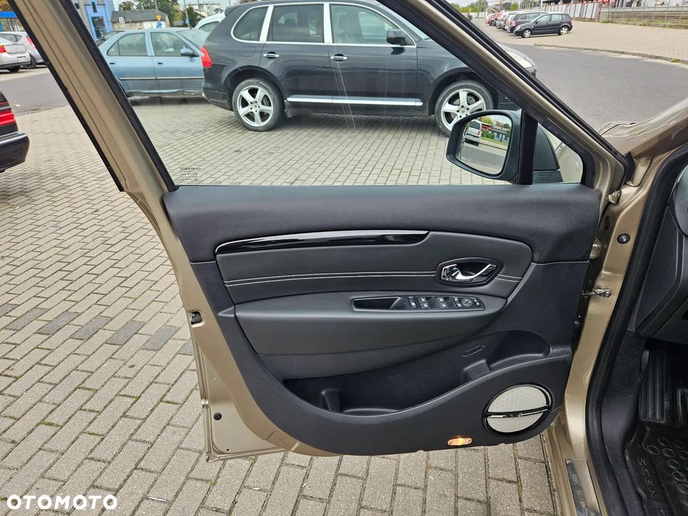 Renault Scenic ENERGY TCe 115 Bose Edition - 29