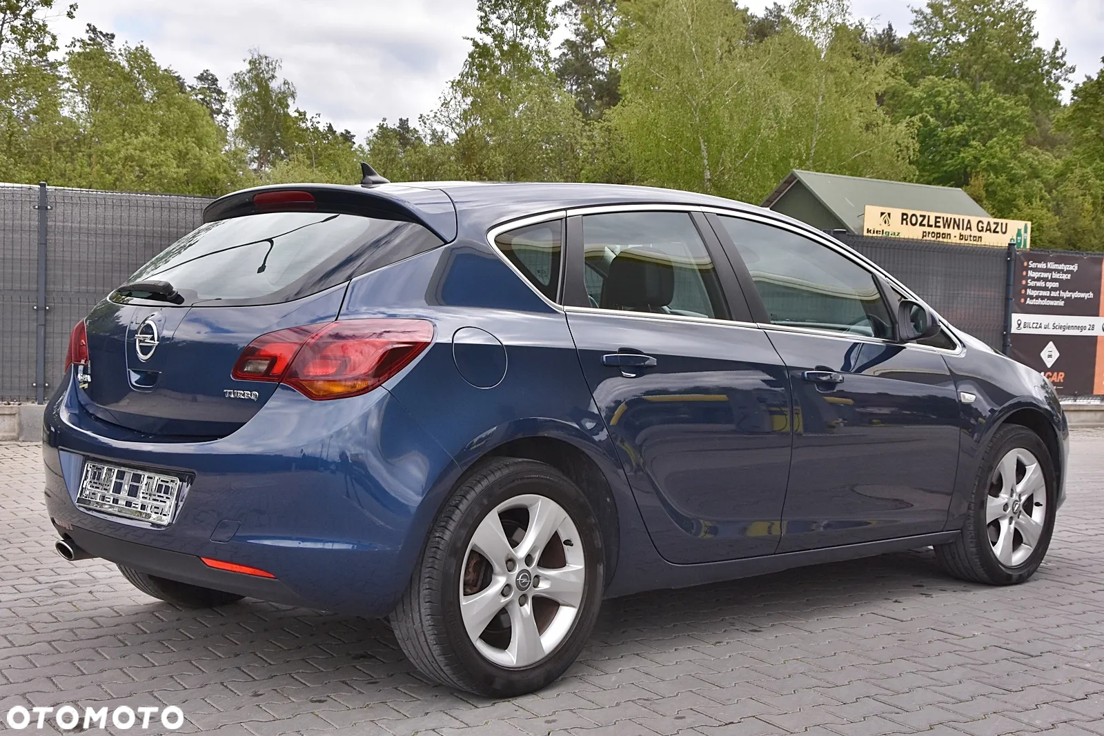 Opel Astra 1.6 Turbo Cosmo - 11
