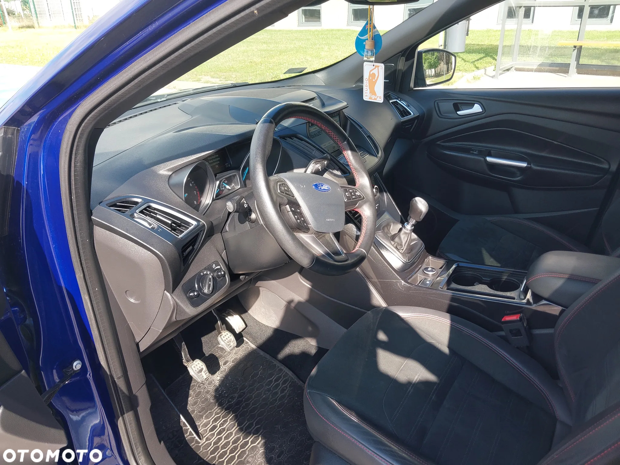 Ford Kuga 1.5 EcoBoost 2x4 ST-Line - 9