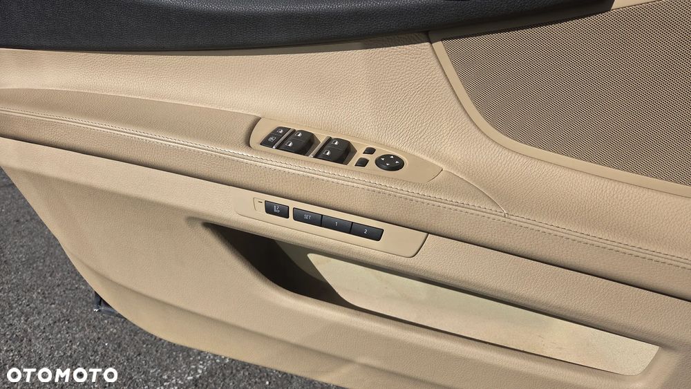 BMW Seria 7 - 28