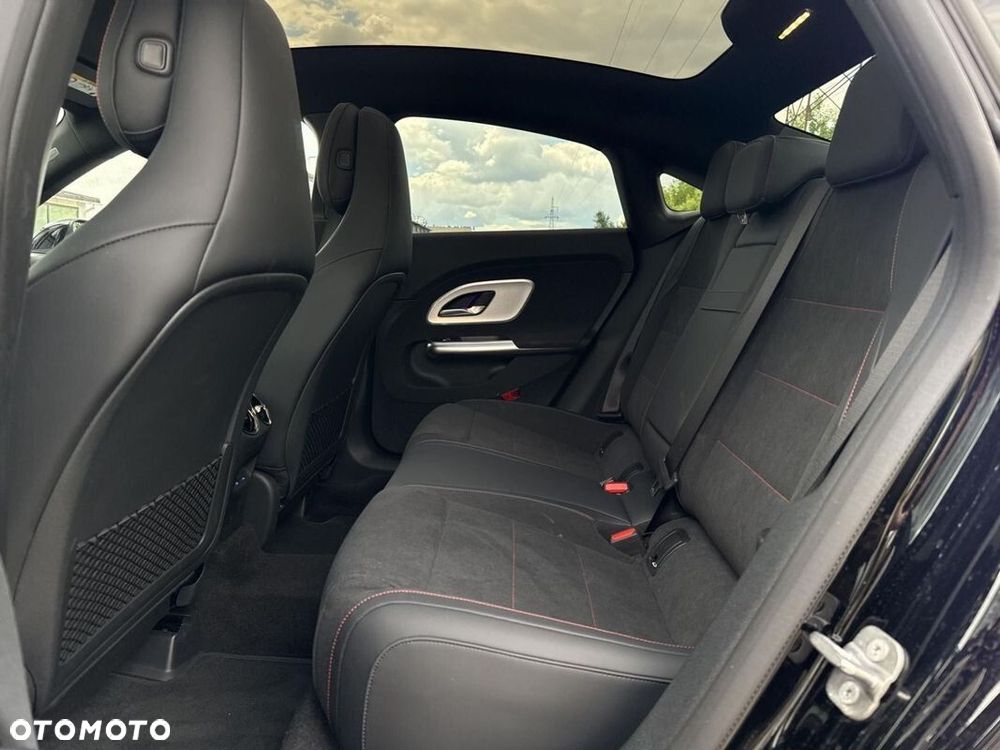 Mercedes-Benz CLA - 16