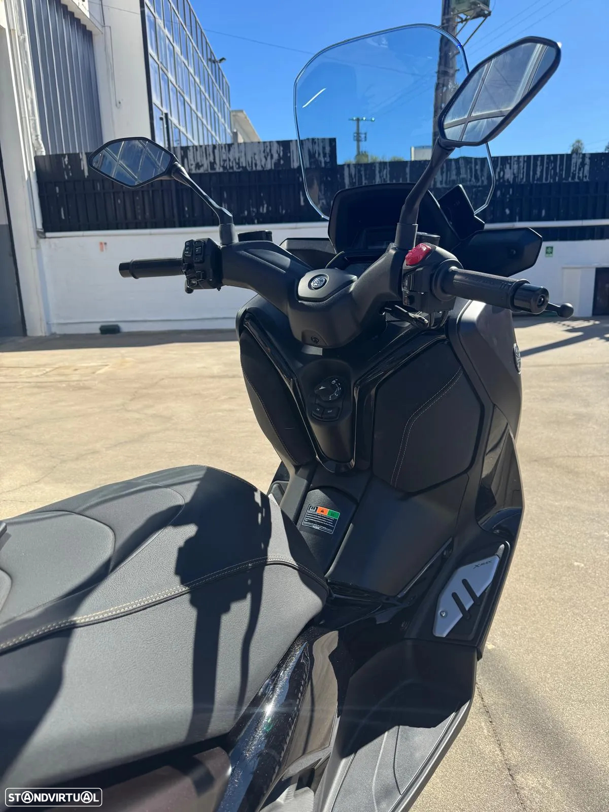 Yamaha X-Max Tech Max - 8