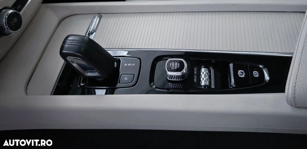 Volvo XC 60 T6 AWD Recharge Geartronic Inscription Expression - 21