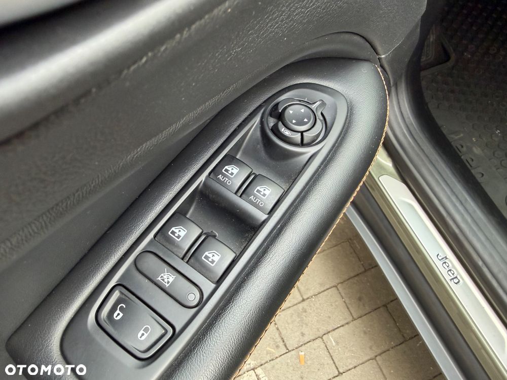 Jeep Compass 1.4 TMair Limited 4WD S&S - 24