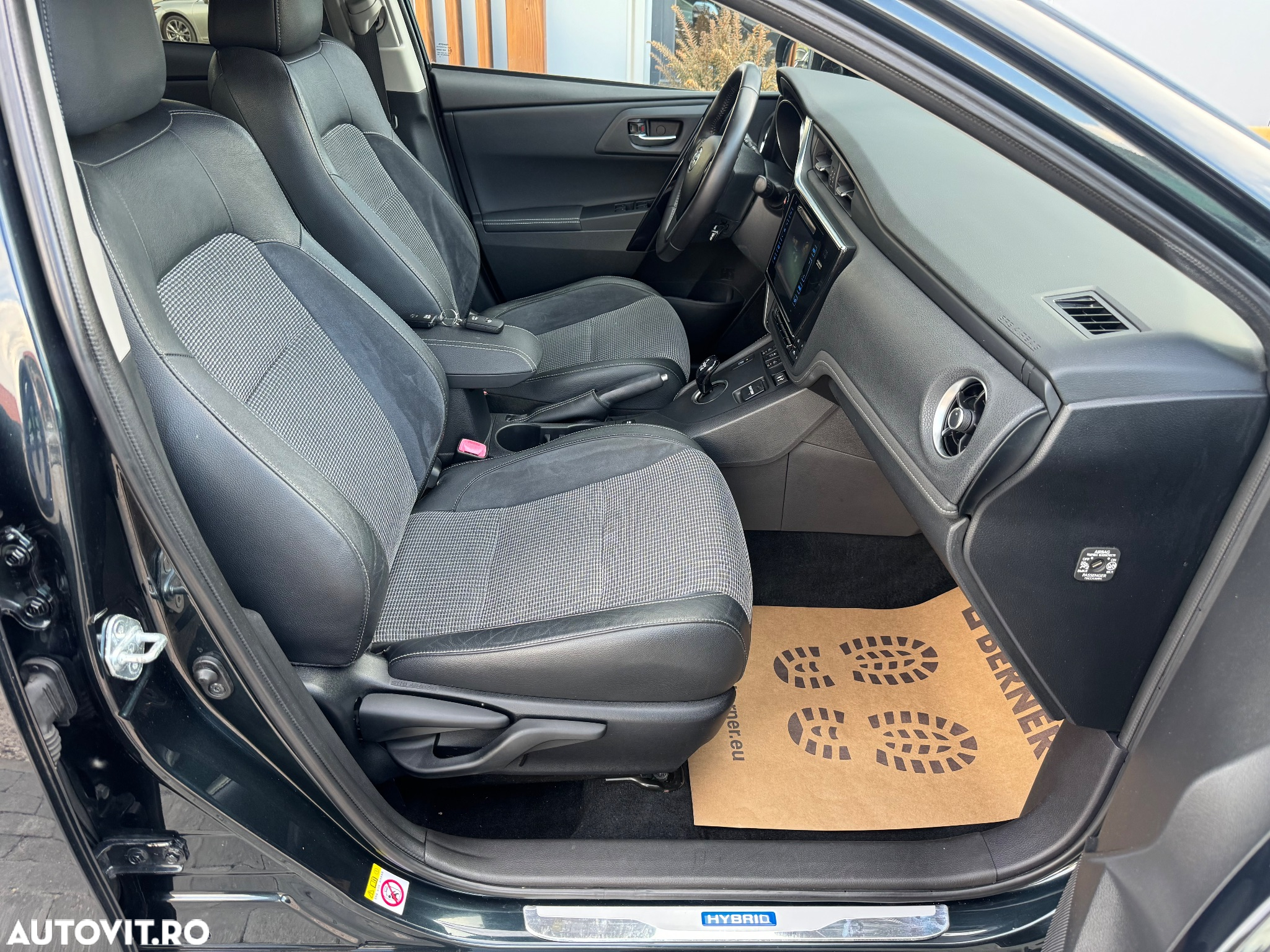 Toyota Auris 1.8 L VVT-i Hybrid Sol - 15