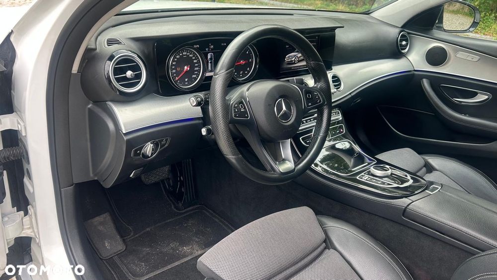 Mercedes-Benz Klasa E 220 d Business Edition 9G-TRONIC - 19