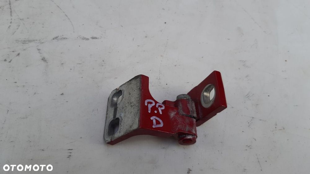 FIAT 500X ZAWIAS DRZWI PRAWY PRZÓD DÓŁ 895