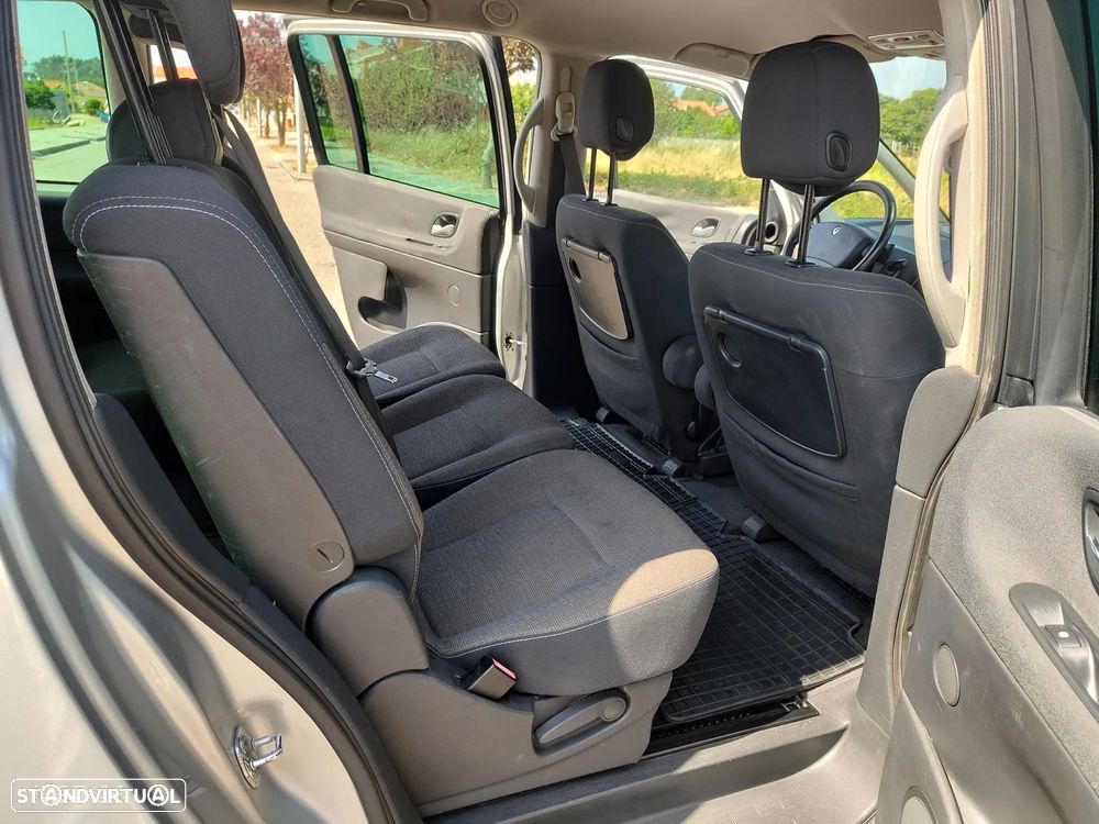 Renault Grand Espace 2.0 dCi SE Tech-Road 7L - 7