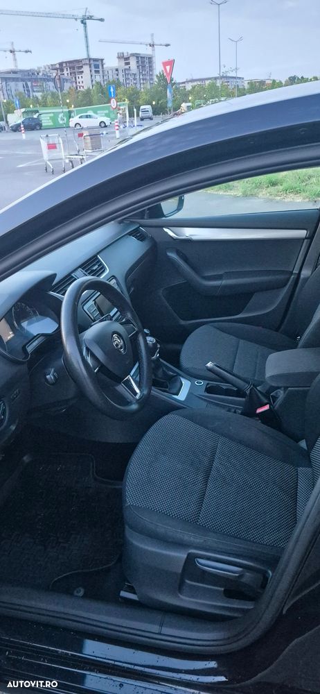 Skoda Octavia 1.4 TSI Ambition - 8