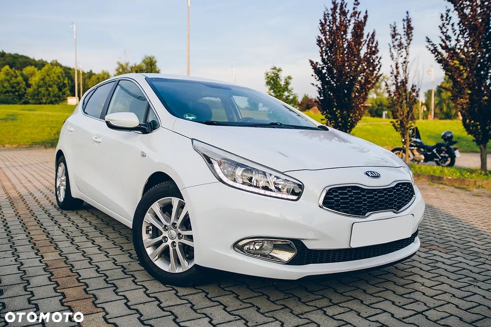 Kia Ceed - 16