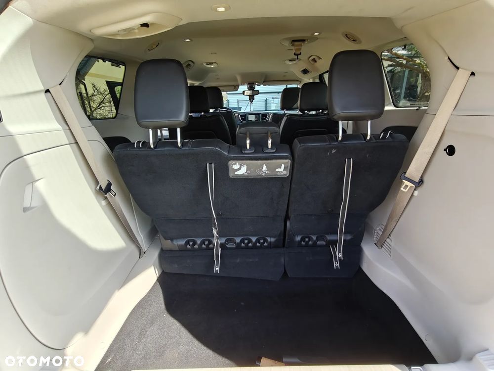 Chrysler Pacifica - 12