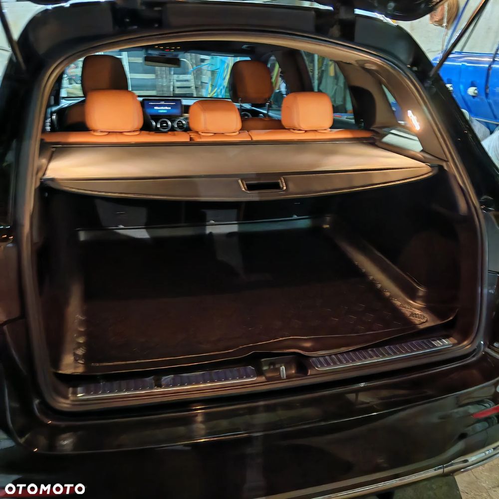 Mercedes-Benz GLC - 28