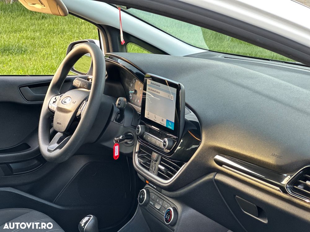 Ford Fiesta 1.1 Trend Connected - 34