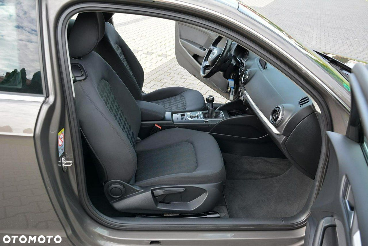 Audi A3 1.6 TDI Ambiente - 17