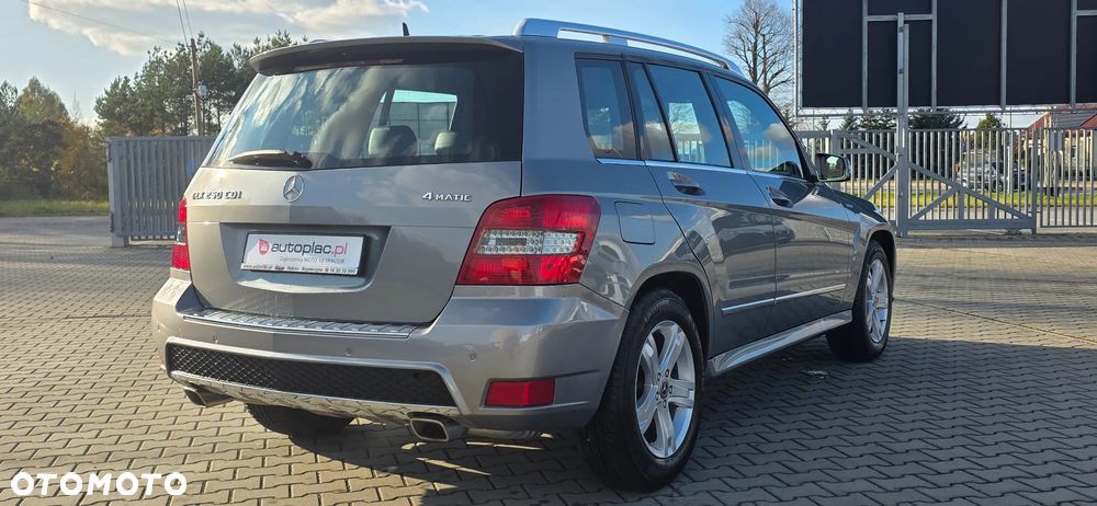 Mercedes-Benz GLK - 4