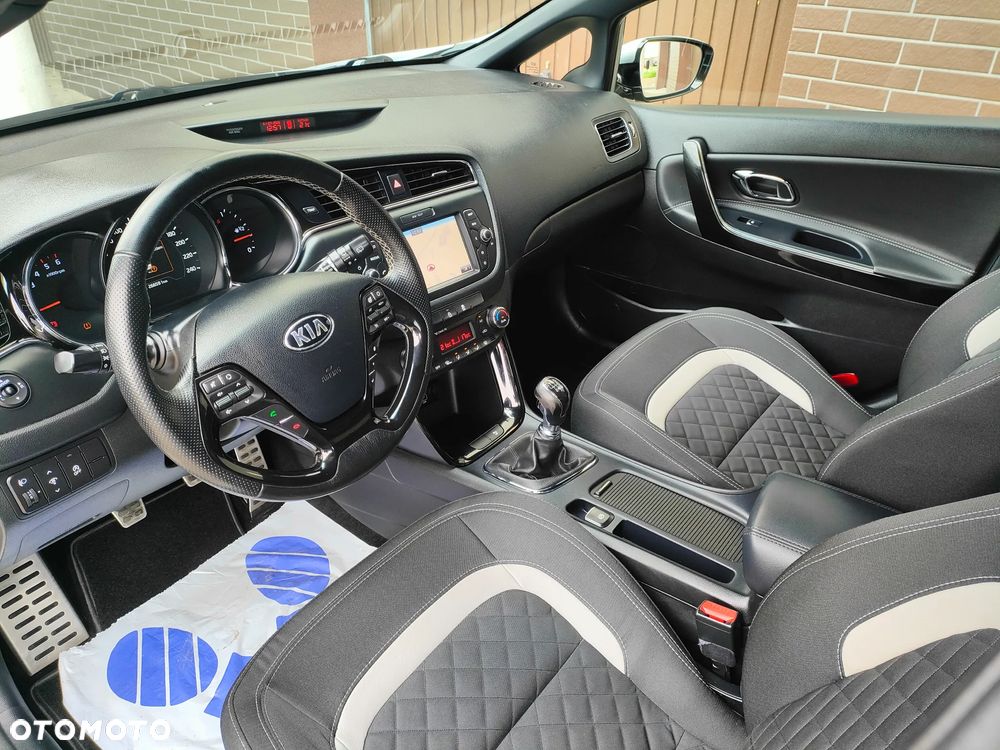 Kia Ceed 1.6 CRDi 136 ISG SW GT Line - 10