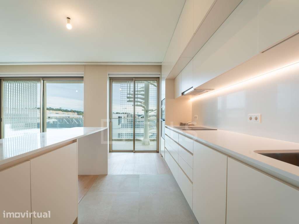 Apartamento T2 com varanda na primeira linha de praia - Grande imagem: 4/34