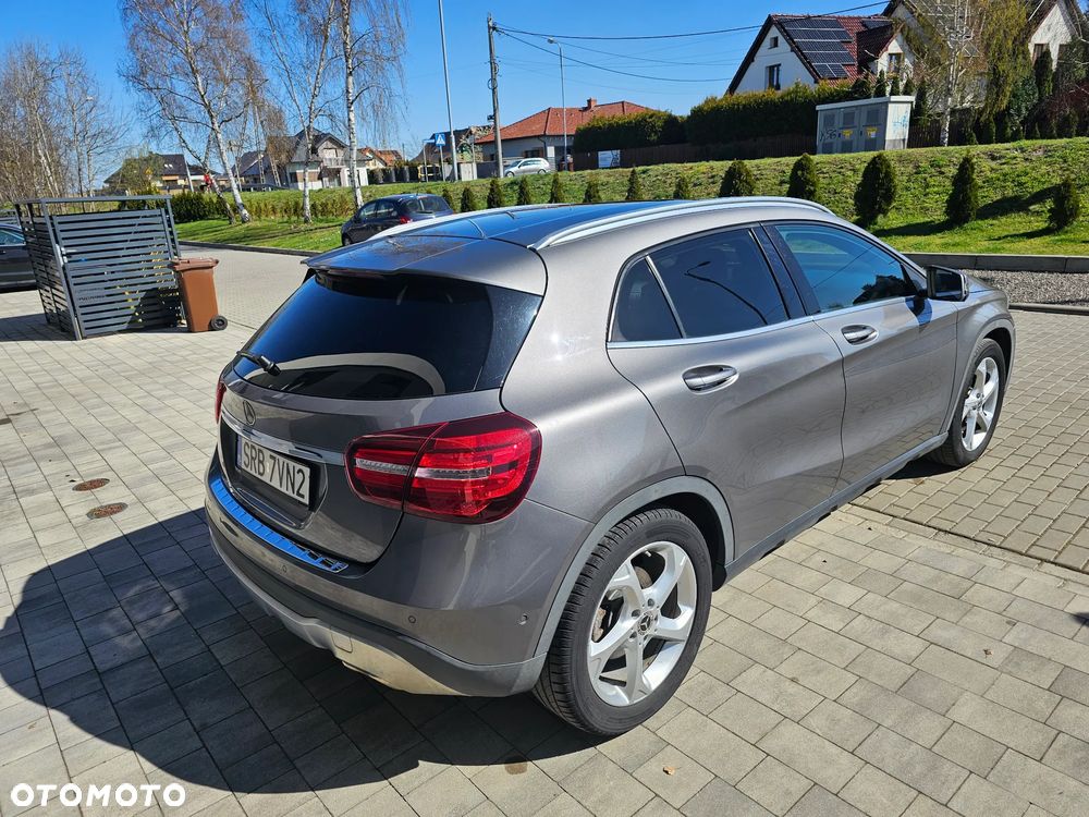 Mercedes-Benz GLA 200 Urban - 3