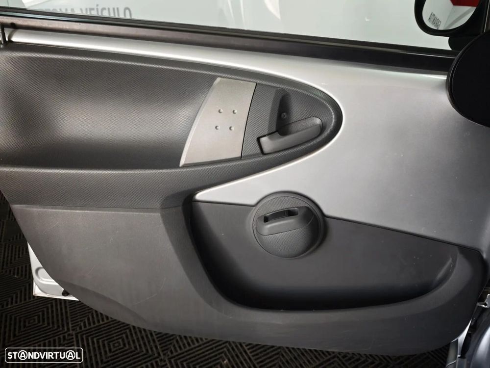 Peugeot 107 1.0 Active - 16