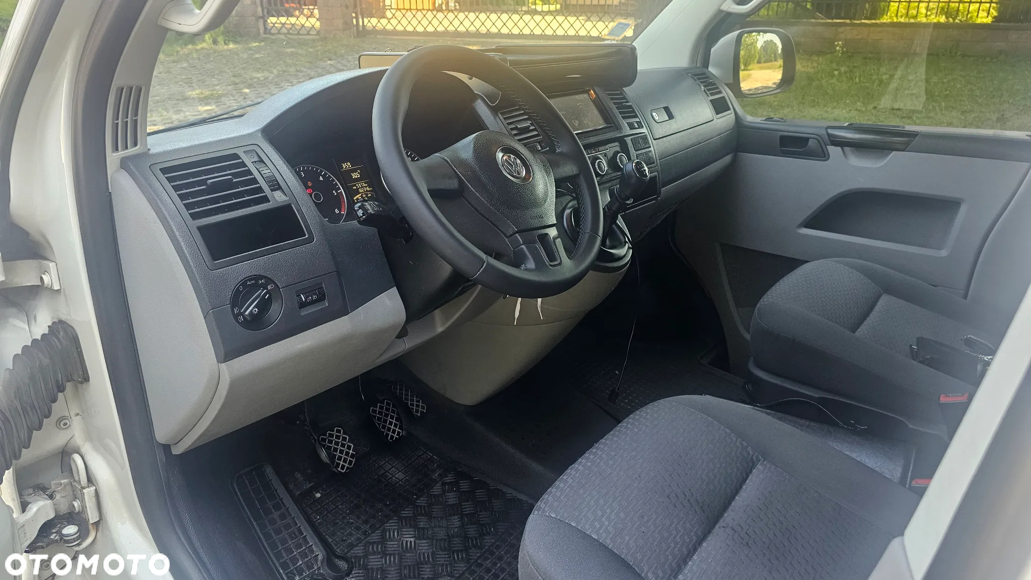 Volkswagen T5 - 10