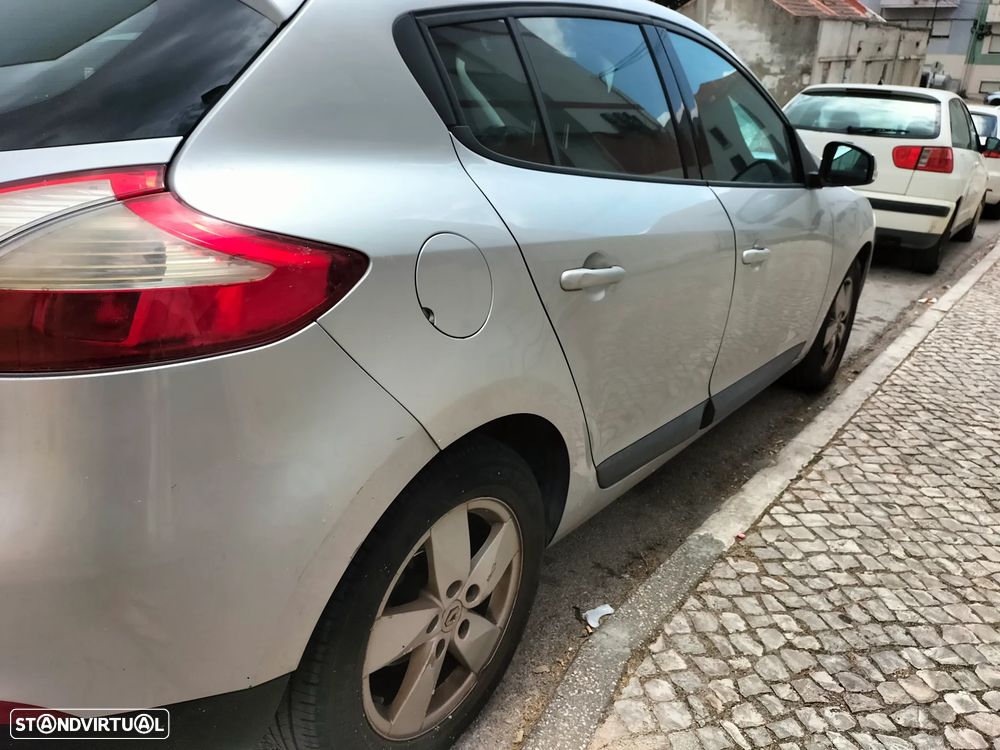 Renault Mégane 1.5 dCi Confort - 5