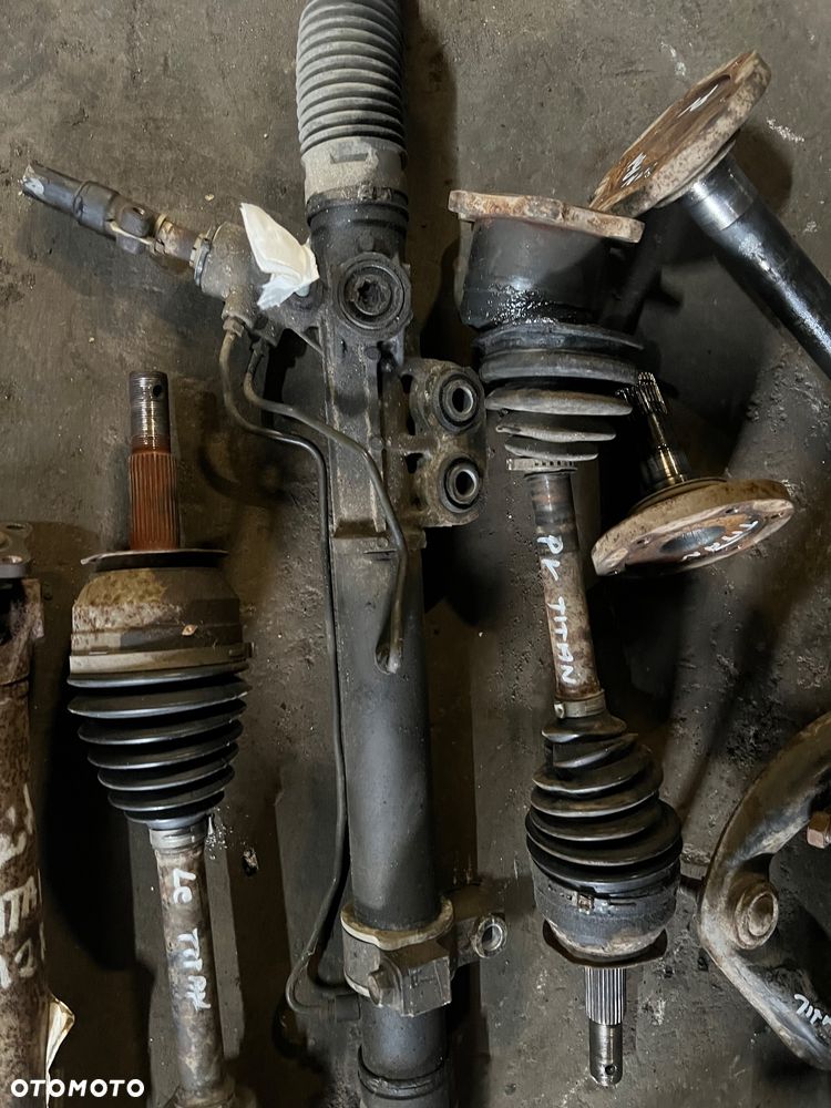 Kolumna kierownicza Nissan titan 5.6b v8 - 1