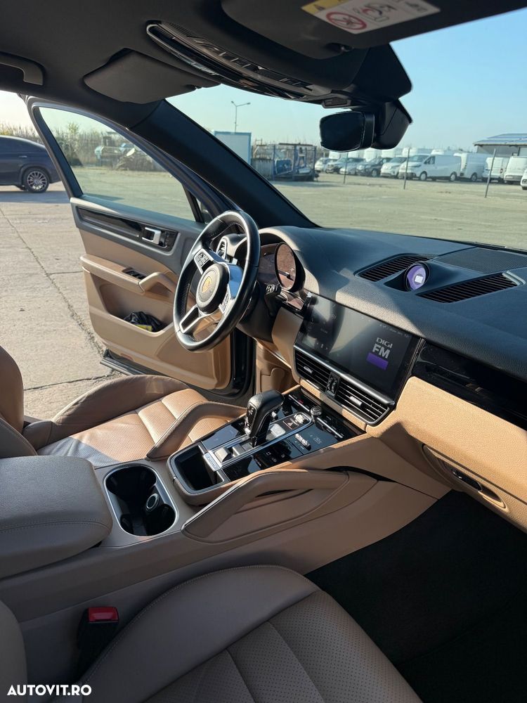 Porsche Cayenne Standard - 16
