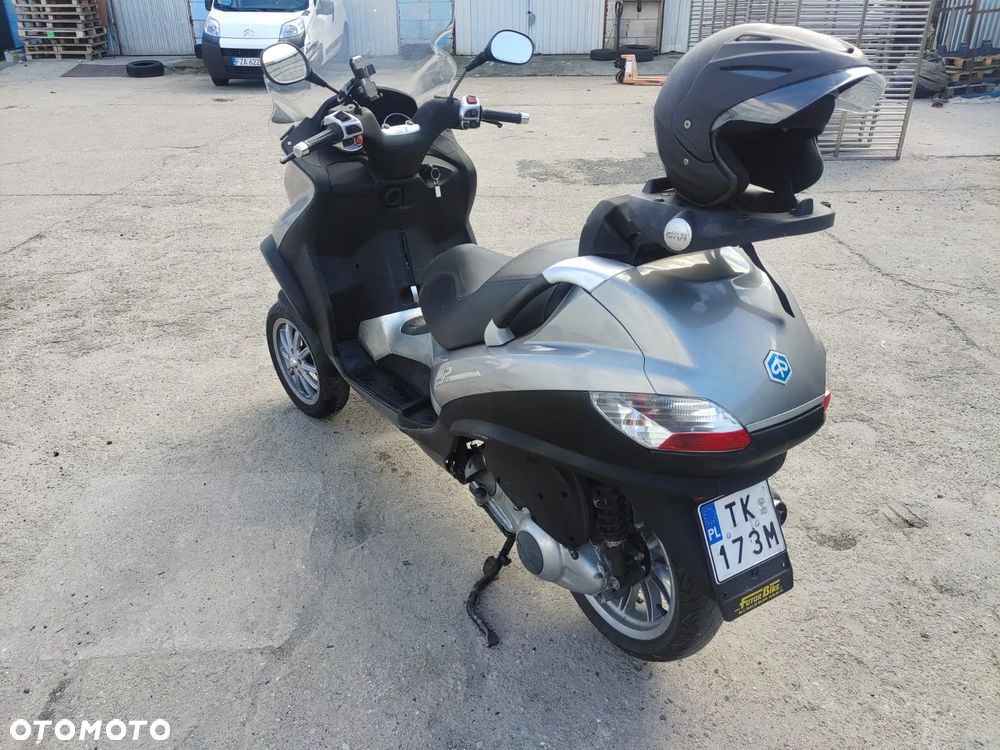 Piaggio MP-3 - 7