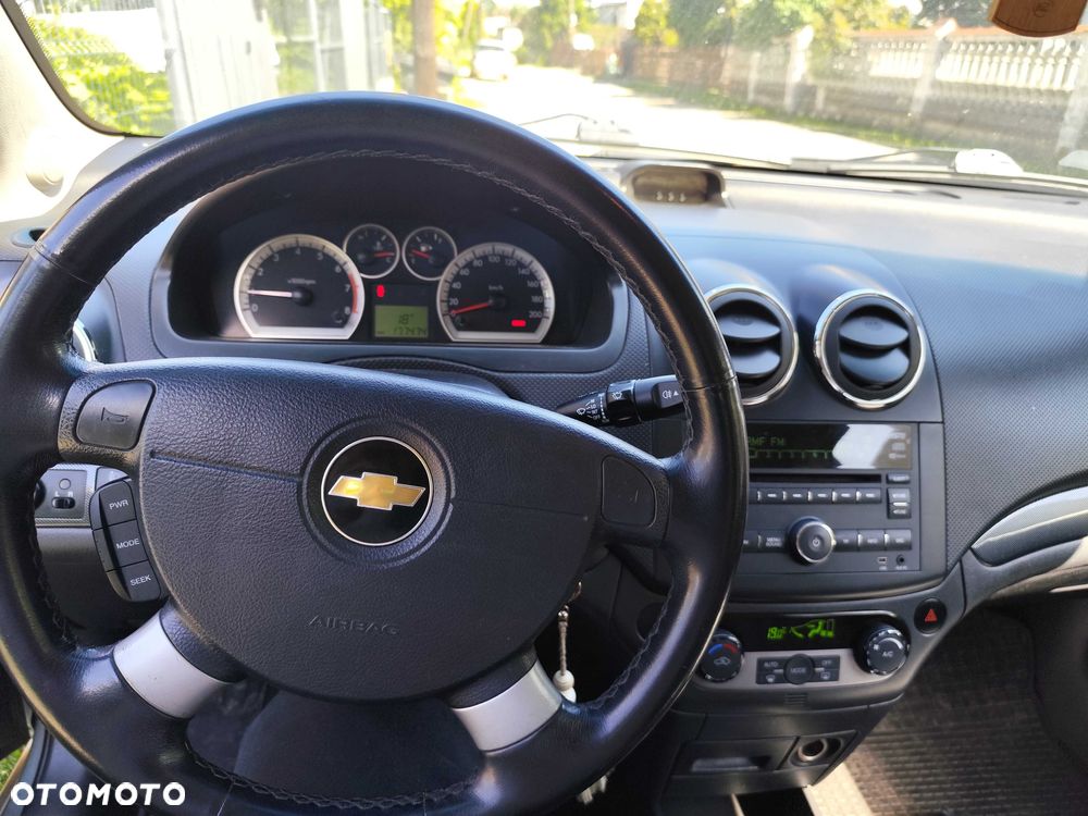 Chevrolet Aveo - 4