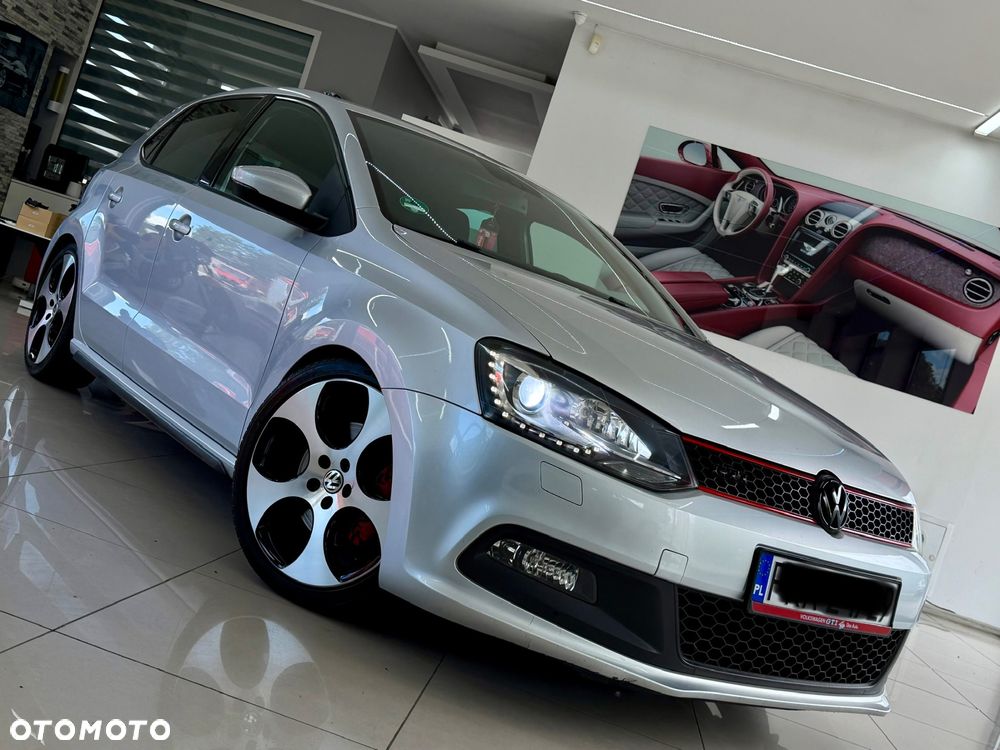 Volkswagen Polo - 2