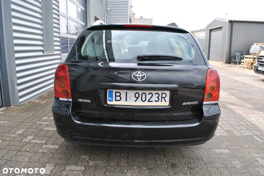 Toyota Avensis - 5