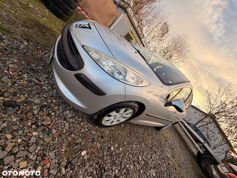 Peugeot 207 1.4 - 20