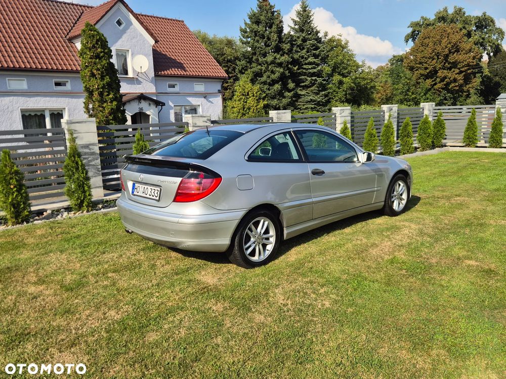 Mercedes-Benz Klasa C 180 Kompressor Sportcoupe - 3
