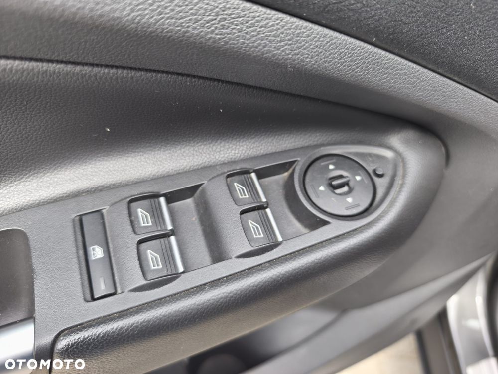 Ford Kuga 2.0 TDCi 2x4 Titanium - 22