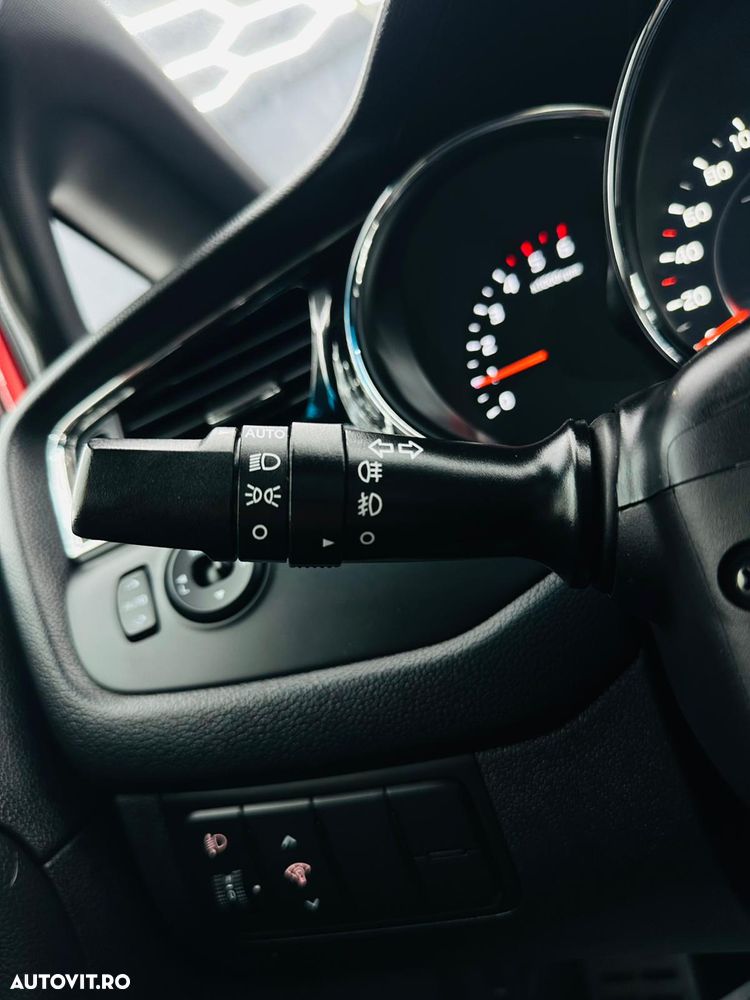 Kia Ceed 1.6 CRDi Dream-Team Edition - 28