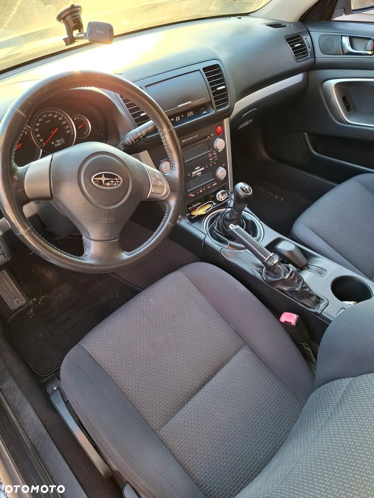 Subaru Legacy - 23