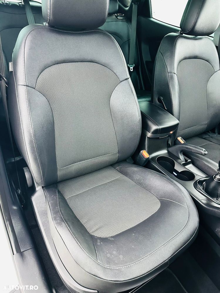 Hyundai ix35 blue 1.6 2WD Finale Silver - 19