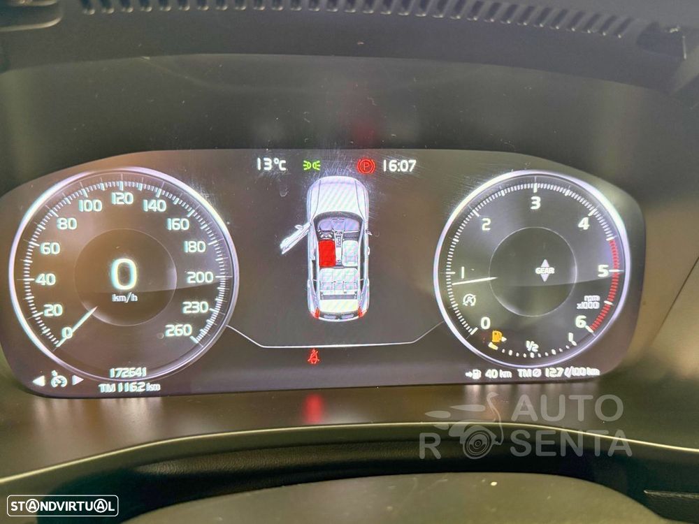 Volvo XC 40 2.0 D3 R-Design - 11